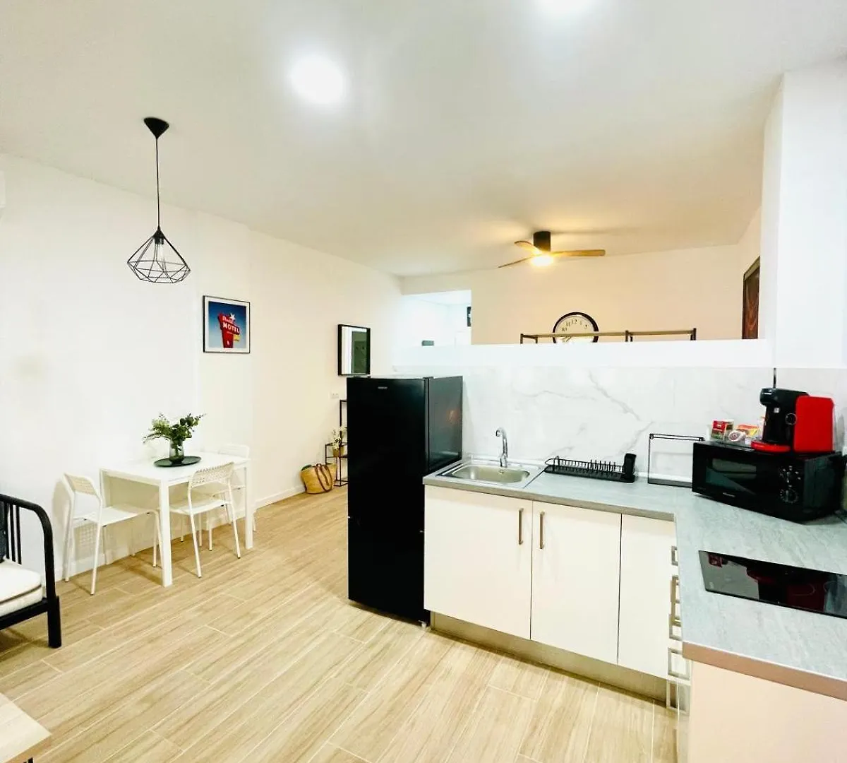 Completo Y Bello Apartamento En Malaga 0*,